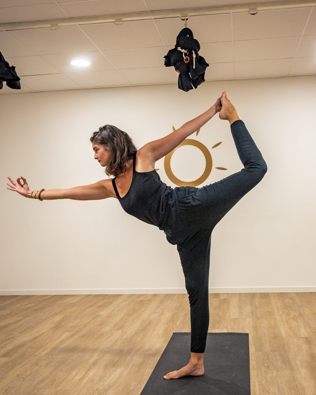 Installer une routine bienveillante est la clef pour ralentir et reprendre le contrôle sur sa vie 🧘♀️
👉 Si ça te parle mais que tu ne sais pas par où commencer, j'ai la solution pour toi: rejoins le studio Laurie yoga en ligne. Inscription en lien dans la Bio.
📸 @1oeilaverty Un oeil averty